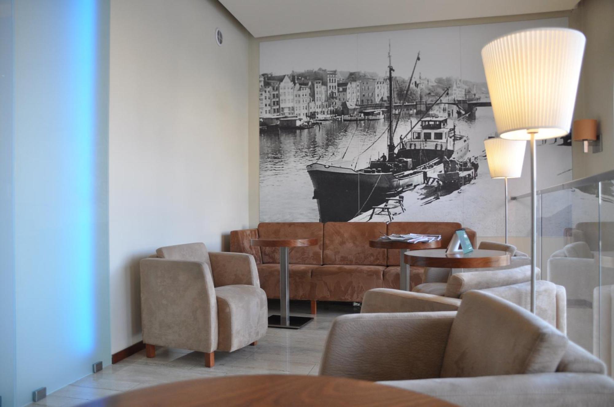 Hotel Atrium Elblag Buitenkant foto