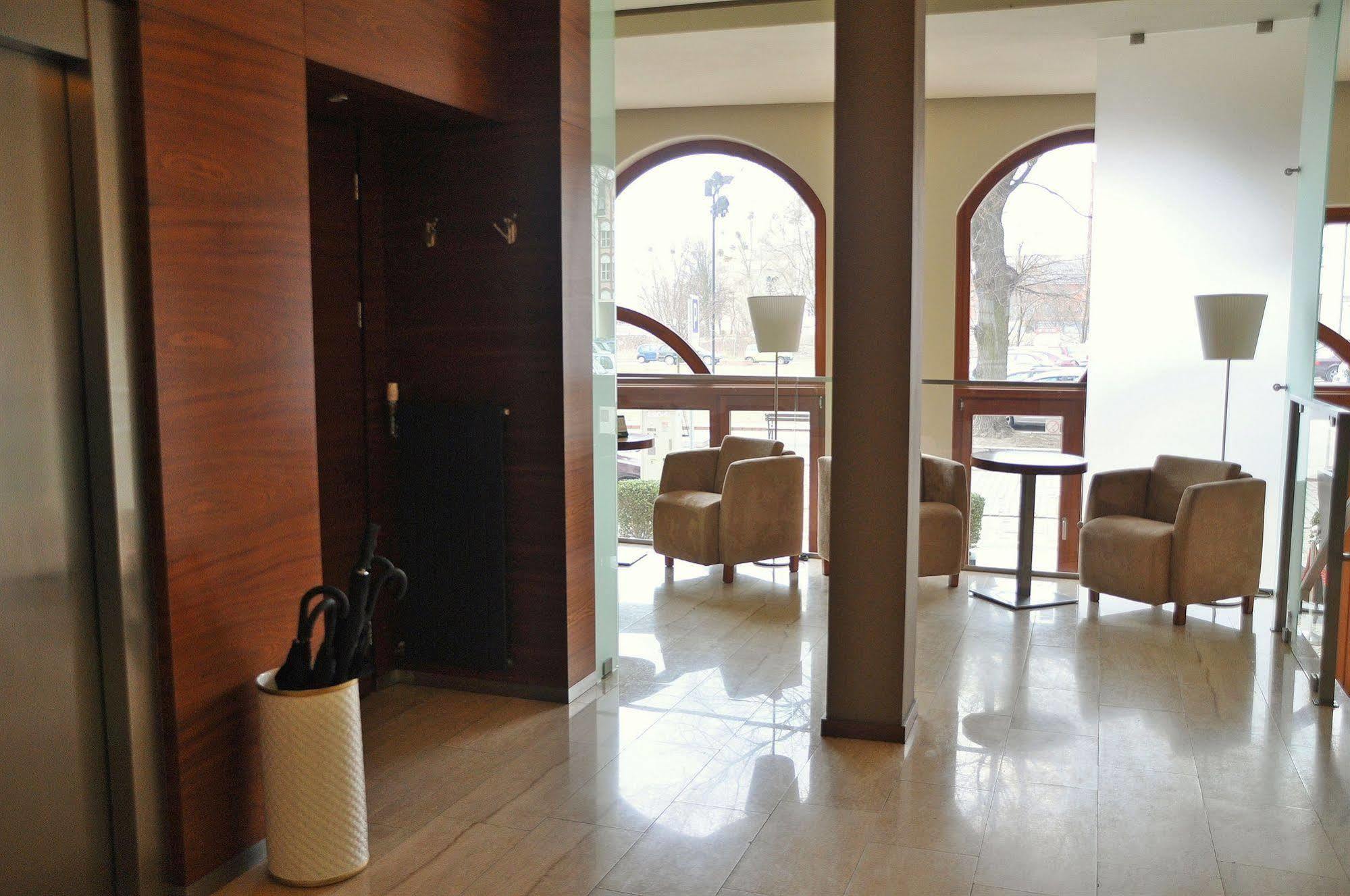 Hotel Atrium Elblag Buitenkant foto